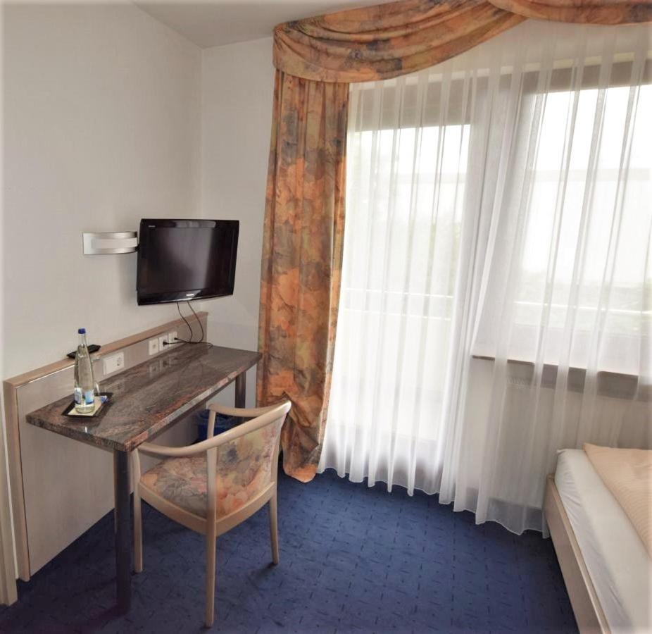 Hotel Alena - Kontaktlos Check-In Филдерщат Екстериор снимка