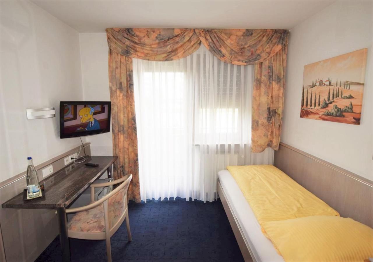 Hotel Alena - Kontaktlos Check-In Филдерщат Екстериор снимка