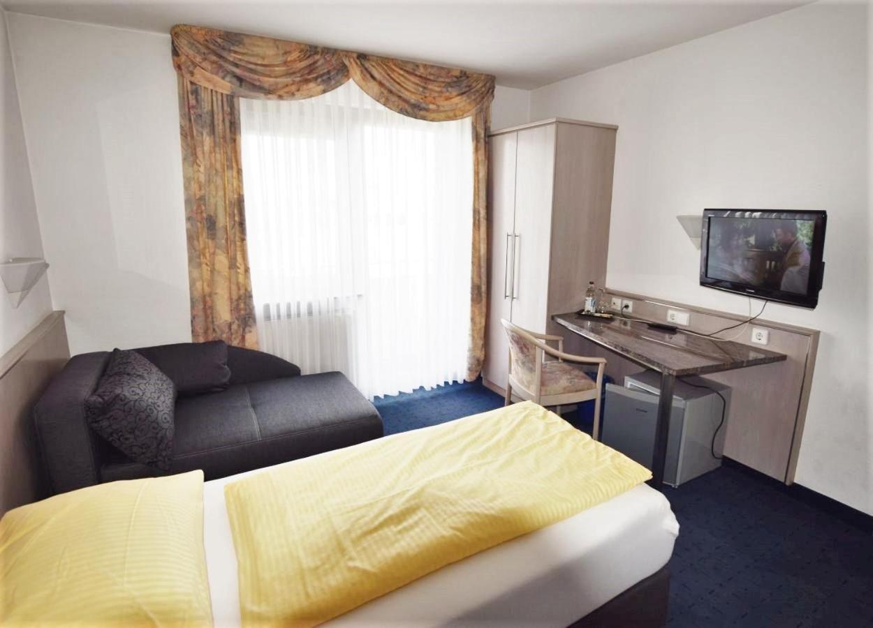Hotel Alena - Kontaktlos Check-In Филдерщат Екстериор снимка