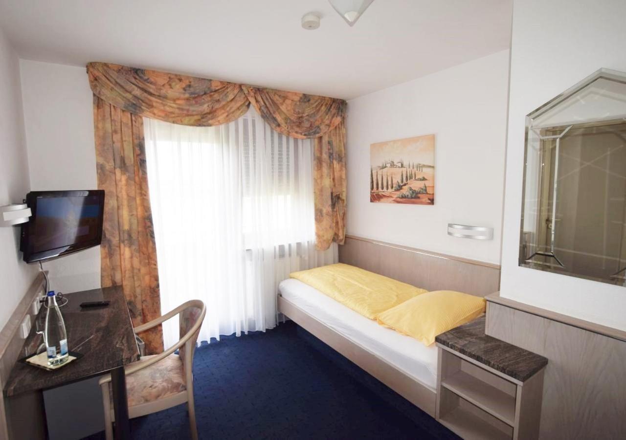 Hotel Alena - Kontaktlos Check-In Филдерщат Екстериор снимка